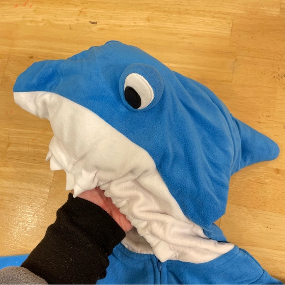 New 6-9m or 12m baby shark Halloween costume. BNWT. - Picture 3 of 7